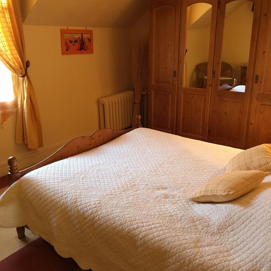 Maison D'Hotes La Ferme De L'Abbaye Juilly Esterno foto