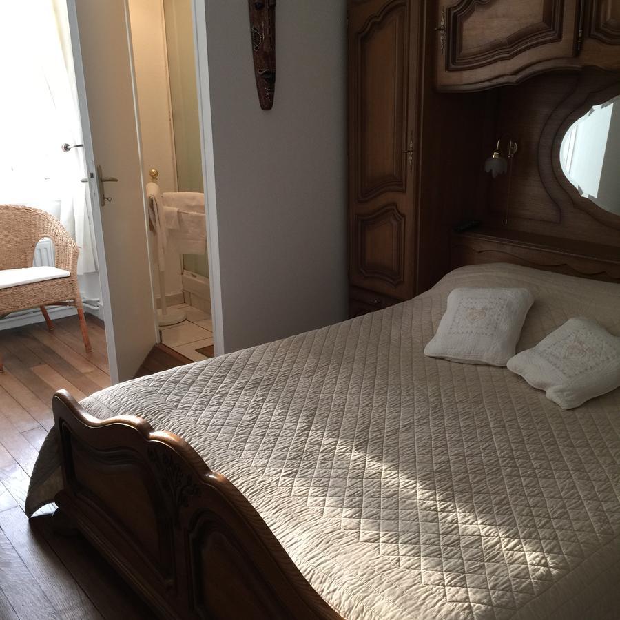 Maison D'Hotes La Ferme De L'Abbaye Juilly Esterno foto