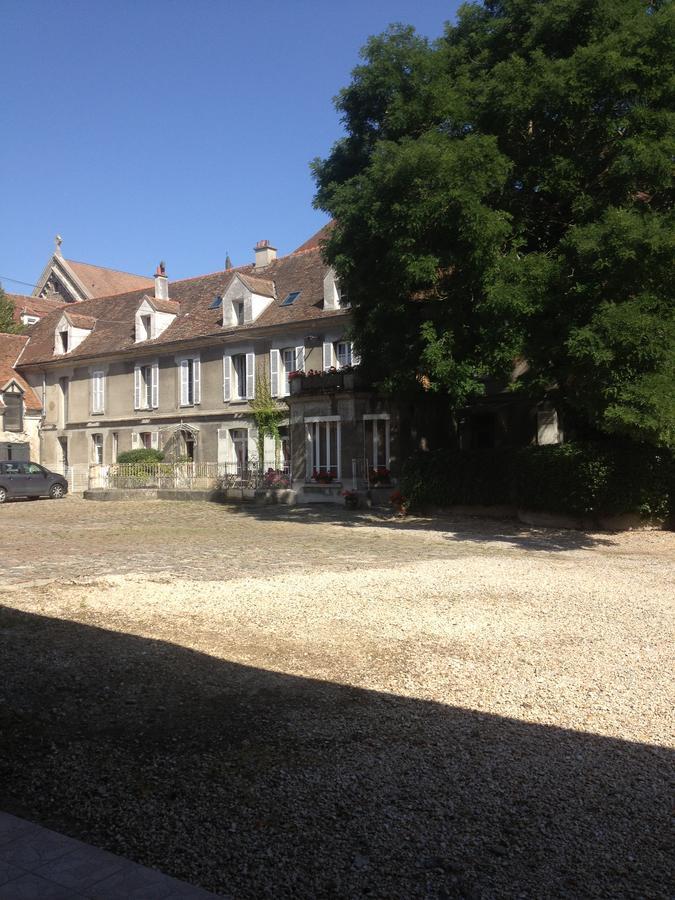 Maison D'Hotes La Ferme De L'Abbaye Juilly Esterno foto